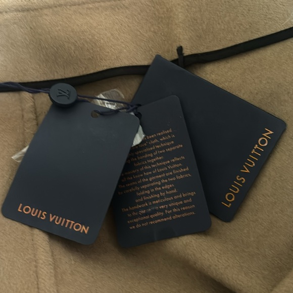 1️⃣0️⃣0️⃣0️⃣ brand new authentic Louis Vuitton wool mini skirt 🥰SOLD 🥰 - Picture 8 of 11